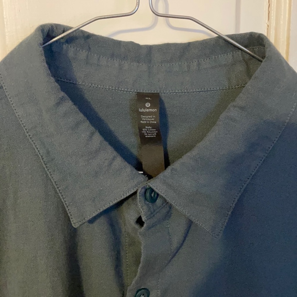 Lululemon Buttondown